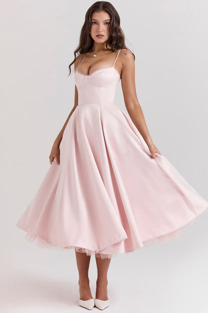 Elegancka sukienka maxi z tiulową spódnicą