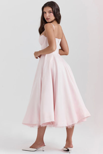 Elegancka sukienka maxi z tiulową spódnicą