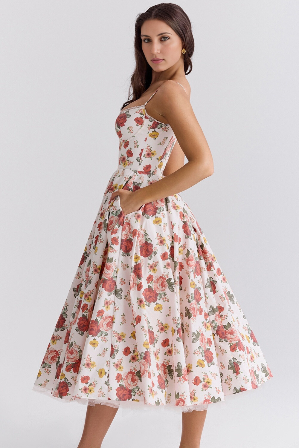 Elegancka sukienka maxi z tiulową spódnicą