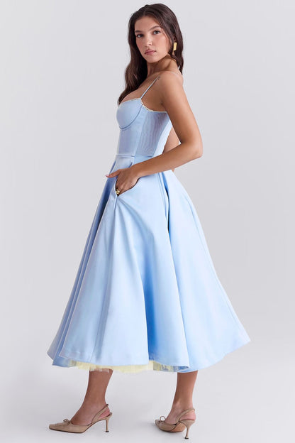 Elegancka sukienka maxi z tiulową spódnicą
