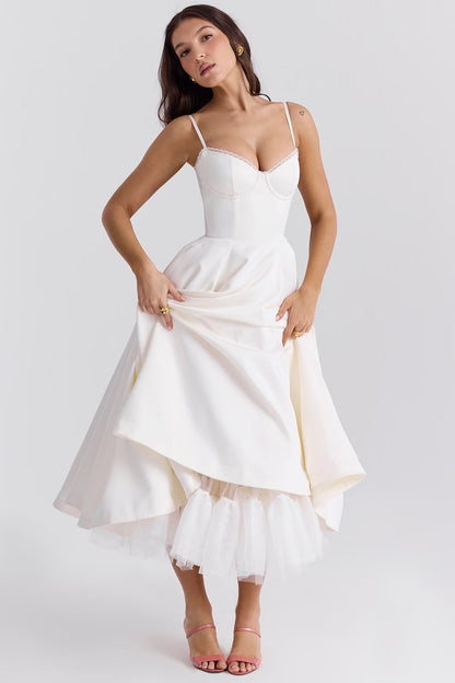 Elegancka sukienka maxi z tiulową spódnicą