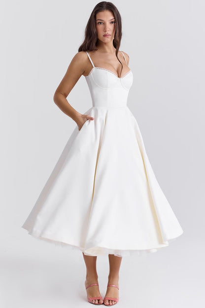 Elegancka sukienka maxi z tiulową spódnicą