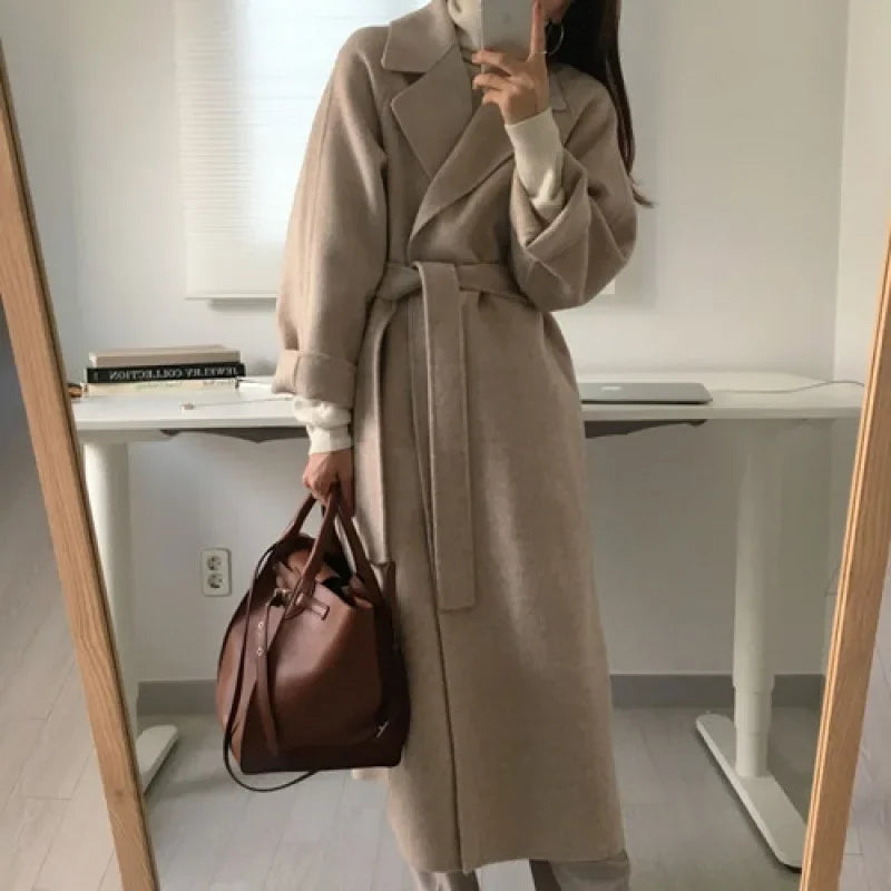 Karolina | Elegancki Damski Płaszcz Zimowy z Wełny z Paskiem